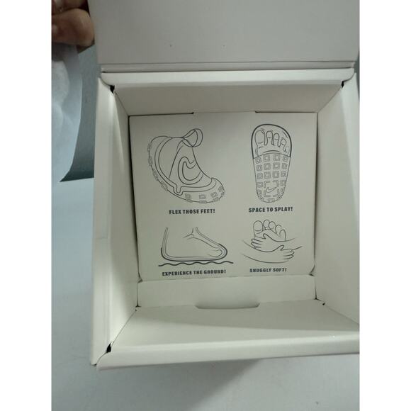 Nike Swoosh 1 Baby Flyknit pink /White Toddler Sz 5c (FB3244 600) - Picture 7 of 9